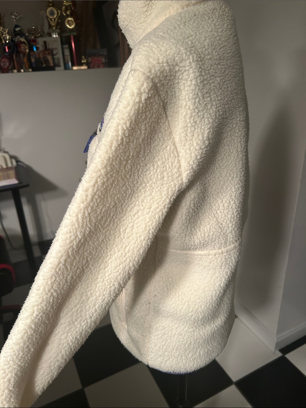 Patagonia White Sherpa Pullover with Blue Trim - Picture 4 of 8